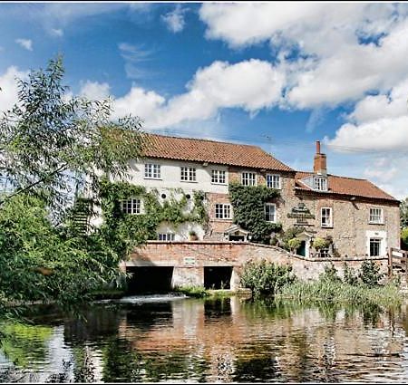 Sculthorpe Mill Hotel Fakenham Exterior foto